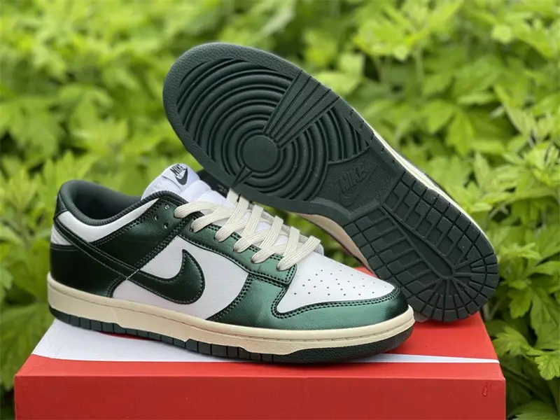 Authentic Nike Dunk Low Vintage Green 