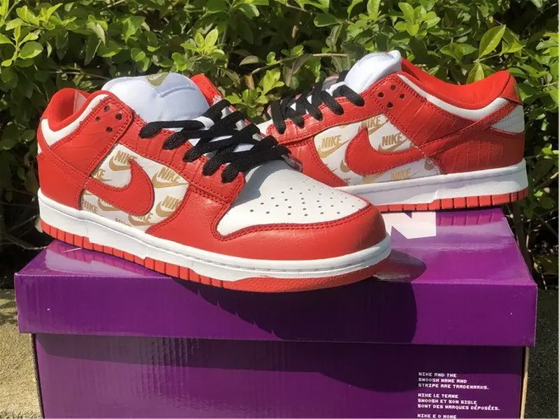 Authentic Supreme x Nike SB Dunk Low Red 