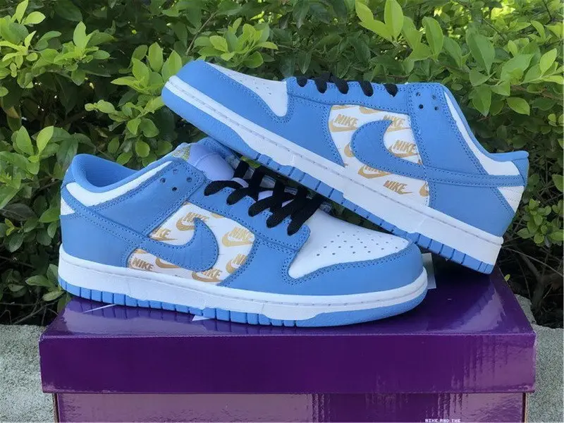 Authentic Supreme x Nike SB Dunk Low Blue 