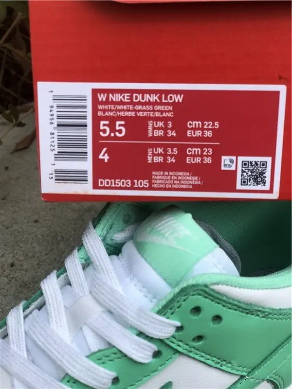 Authetnic Nike Dunk Low WMNS “Green Glow” 