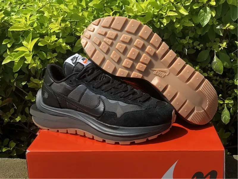 Authentic Sacai x Nike VaporWaffle Black 