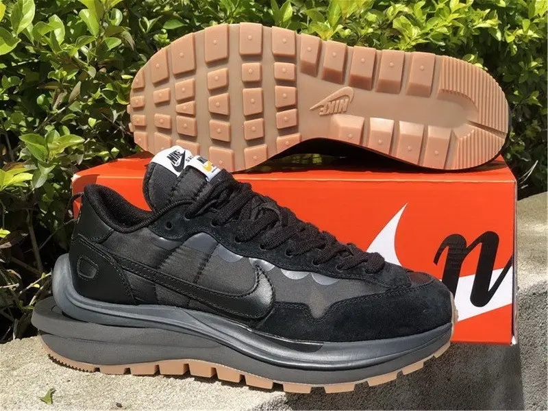 Authentic Sacai x Nike VaporWaffle Black 