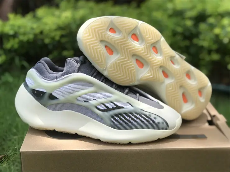 Authentic Yeezy 700 V3 “Fade Salt” 