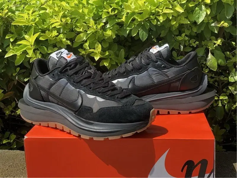 Authentic Sacai x Nike VaporWaffle Black 