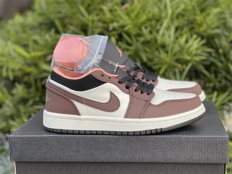 Authentic Air Jordan 1 Low “Mocha Brown” 