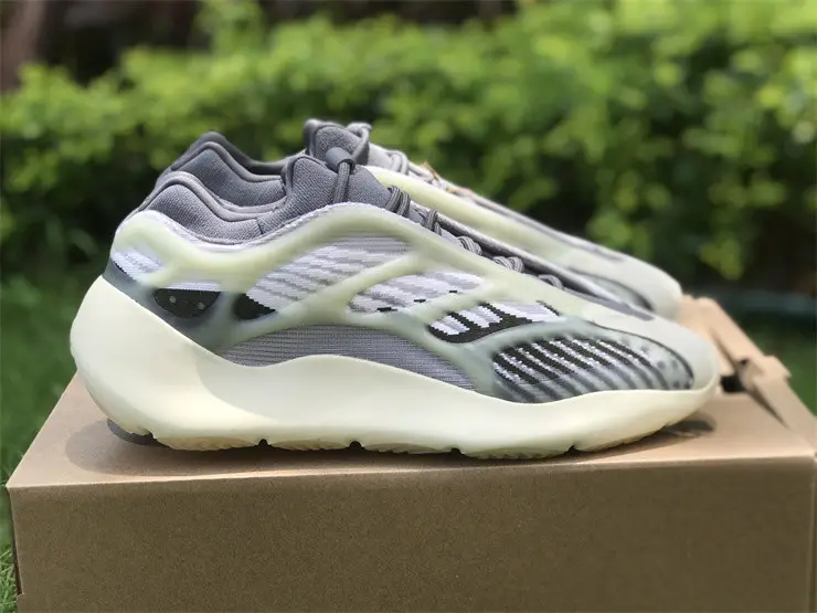 Authentic Yeezy 700 V3 “Fade Salt” 