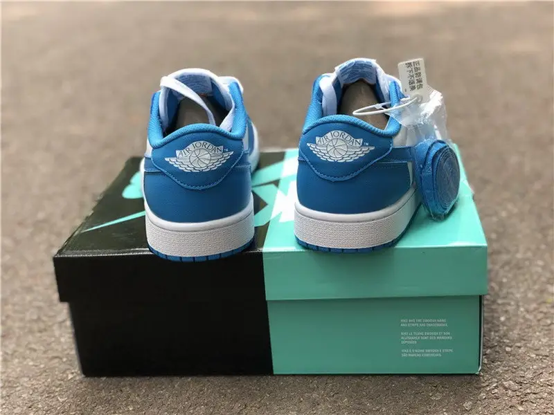 Authentic Nike Dunk SB Unc 