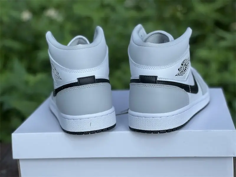 Authentic Air Jordan 1 Mid “Light Smoke Grey” 