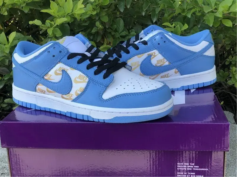 Authentic Supreme x Nike SB Dunk Low Blue 