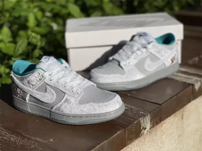 Authentic Nike Dunk Low Ice 