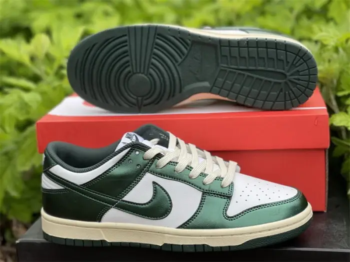 Authentic Nike Dunk Low Vintage Green 