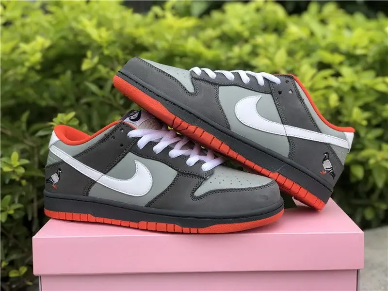Authentic Nike Dunk SB Low Purple Pigeon Low NY 