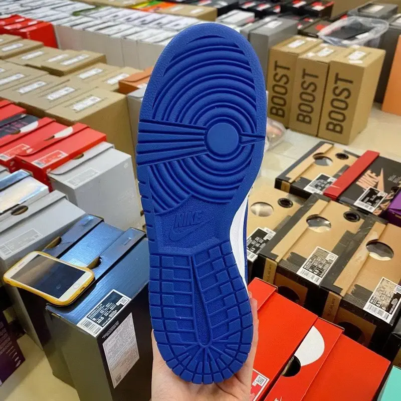 Authentic Nike Dunk Low “Kentucky” 