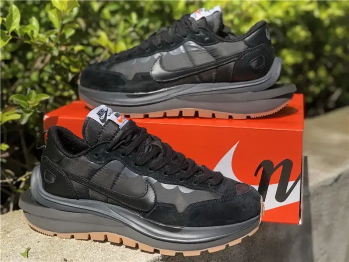 Authentic Sacai x Nike VaporWaffle Black 