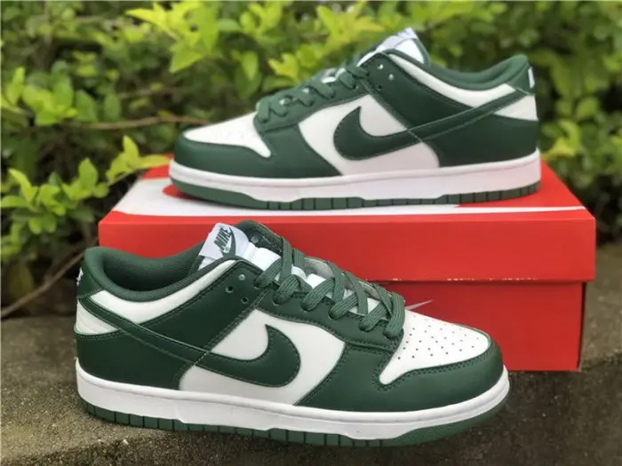 Authentic Nike Dunk Low Team Green 