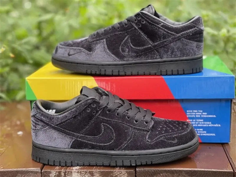 Authentic Dover Street Market x Nike Dunk Low 
