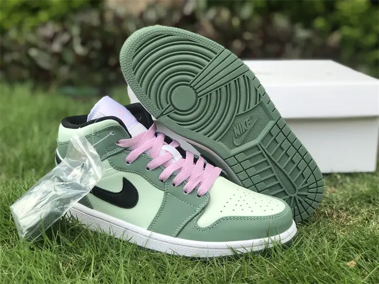 Authentic Air Jordan 1 Mid SE “Dutch Green” GS 
