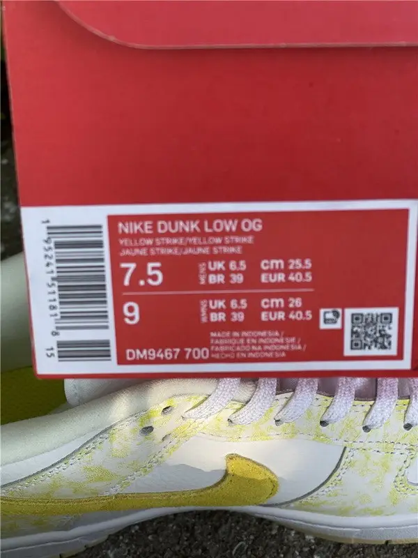 Authentic Nike Dunk Low “Yellow Strike” 