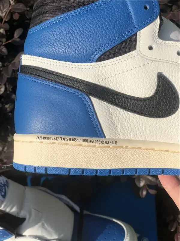 Authentic Travis Scott x Fragment x Air Jordan 1 