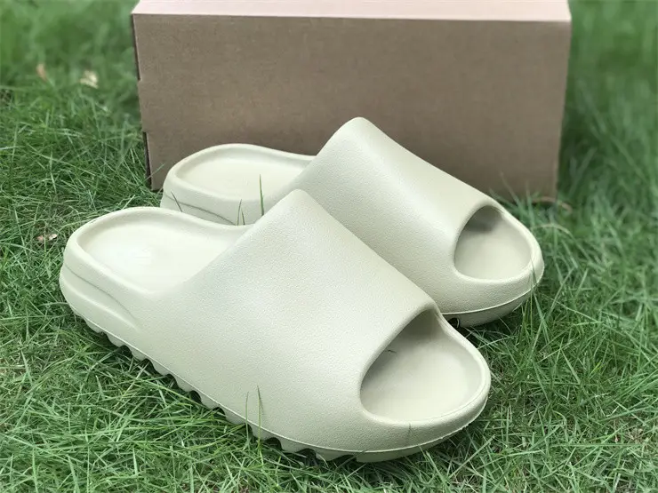 Yeezy Slides Resin FZ5904 