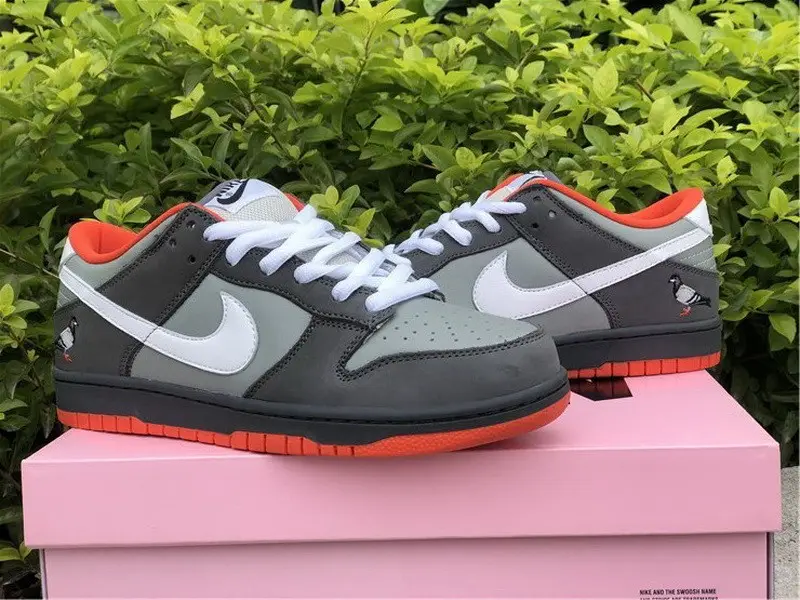 Authentic Nike Dunk SB Low Purple Pigeon Low NY 
