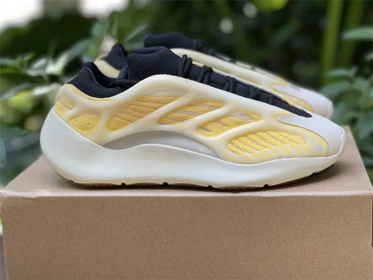 Authentic Yeezy 700 V3 “Mono Safflower” 