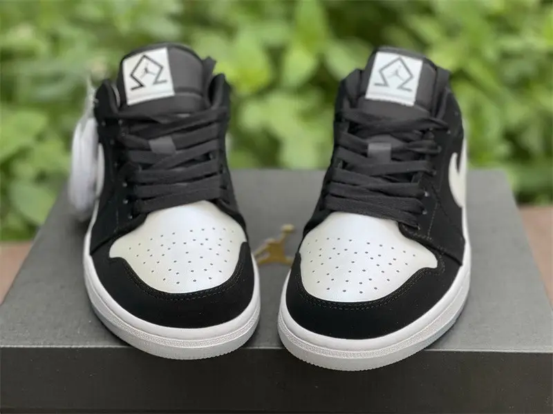 Authentic Air Jordan 1 Low Black White 