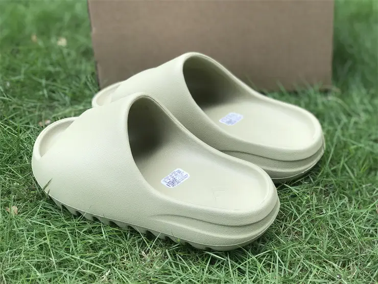 Yeezy Slides Resin FZ5904 