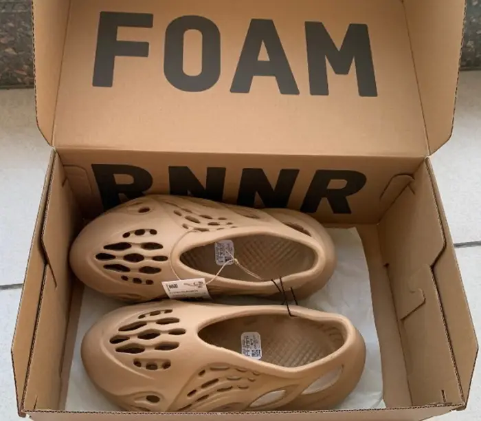 Authentic Yeezy Foam Runner “Ochre” 