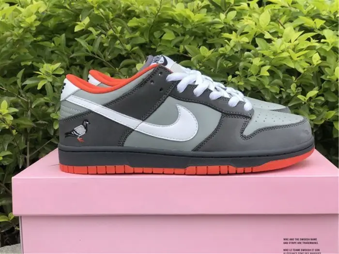 Authentic Nike Dunk SB Low Purple Pigeon Low NY 