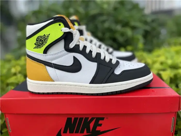 Air Jordan 1 High OG “Volt Gold” BEFAD1197