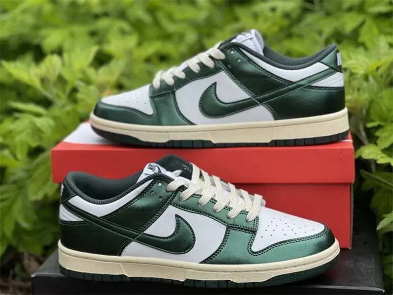 Authentic Nike Dunk Low Vintage Green 