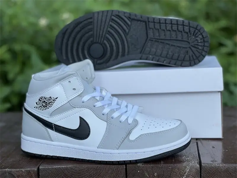 Authentic Air Jordan 1 Mid “Light Smoke Grey” 