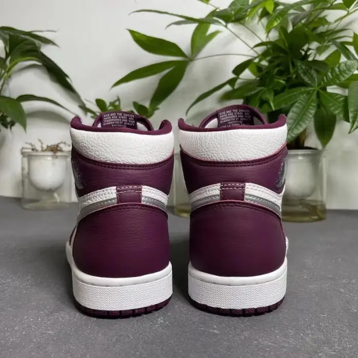 Authentic Air Jordan 1 High OG “Bordeaux” 