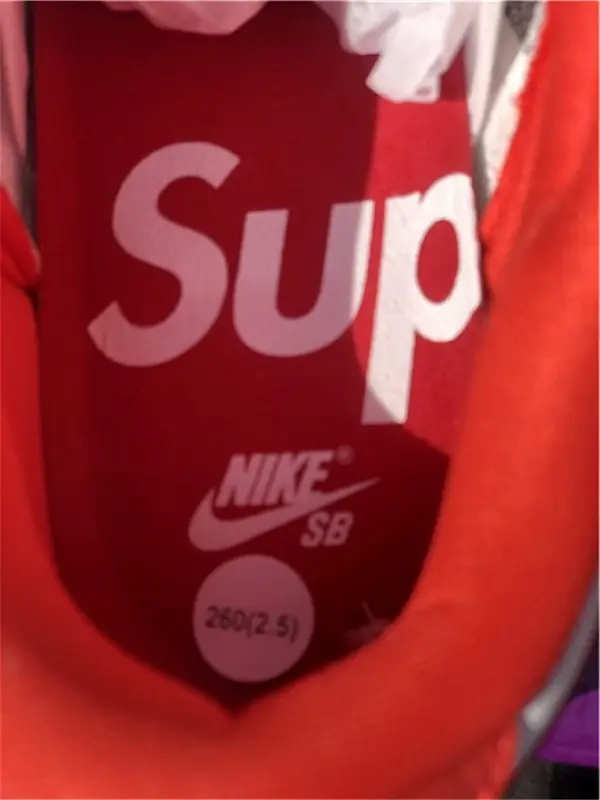 Authentic Supreme x Nike SB Dunk Low Red 