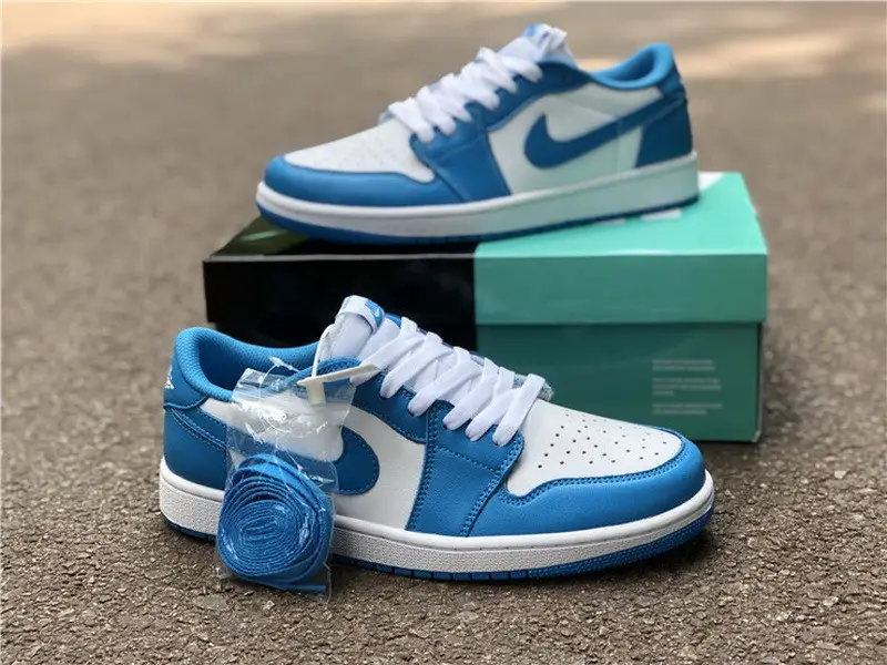 Authentic Nike Dunk SB Unc 