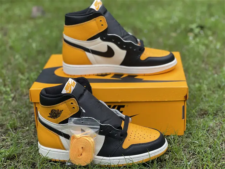 Authentic Air Jordan 1 High OG “Yellow Toe” 2022 