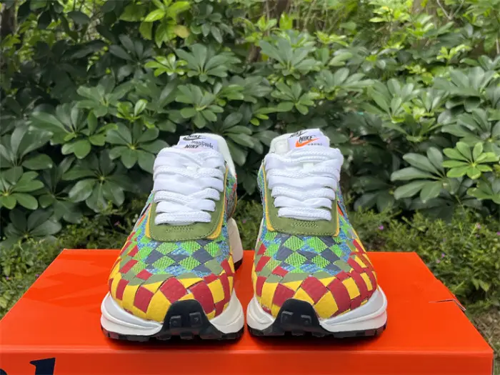 Authentic Sacai x Nike woven “Green Gusto” 