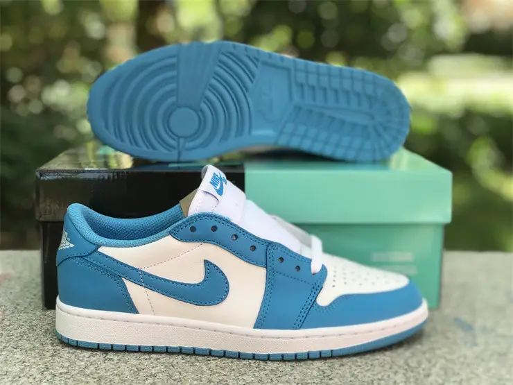 Authentic Nike SB x Air Jordan 1 Low “UNC” 