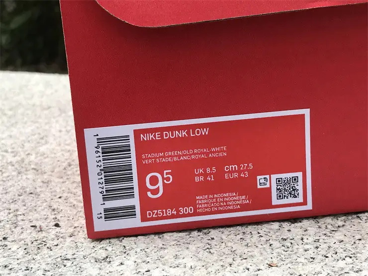 Authentic Nike Dunk Low “Foam Finger” 
