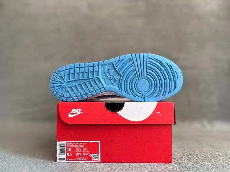 Authentic Nike Dunk Low WMNS “Reverse UNC” 