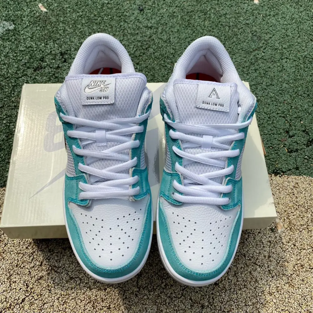 Authentic April Skateboards x Dunk SB Low 
