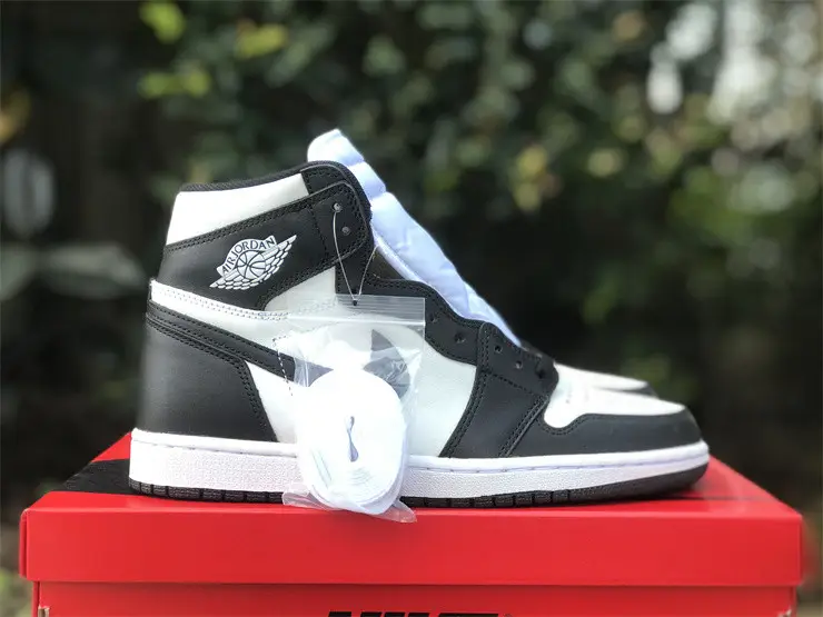 Authentic Air Jordan 1 ’85 Hi “Panda” 
