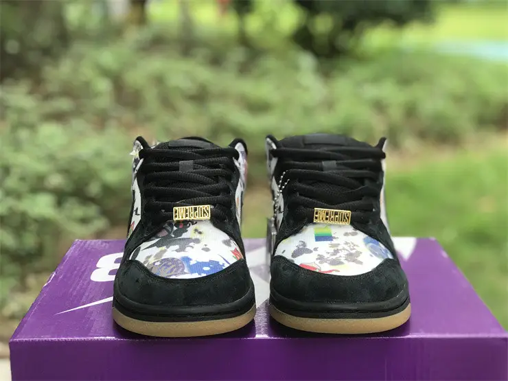 Authentic Supreme x Nike SB Dunk Low “Rammellzee” 