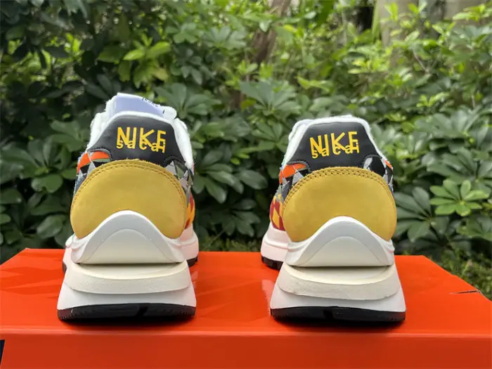 Authentic Sacai x Nike woven “Green Gusto” 