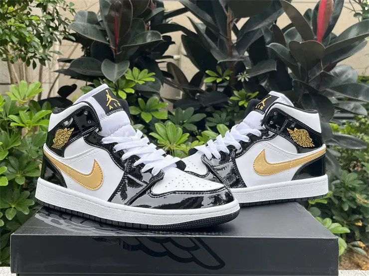 Authentic Air Jordan 1 Mid Black Metallic Gold 