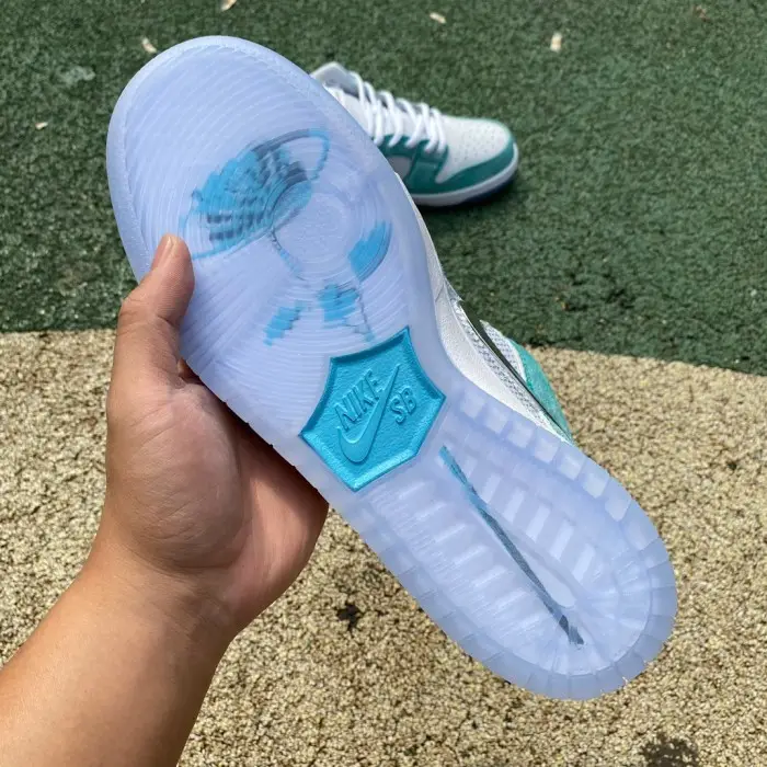 Authentic April Skateboards x Dunk SB Low 