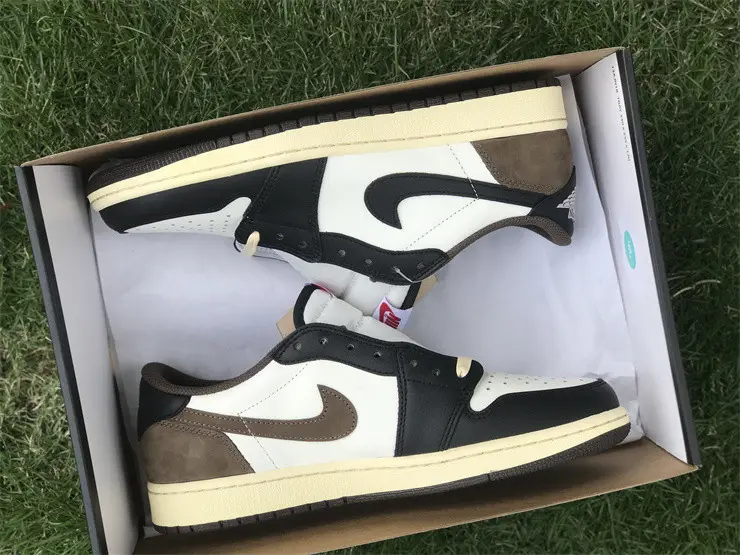 Authentic Travis Scott x Air Jordan 1 Low Dark Mocha 
