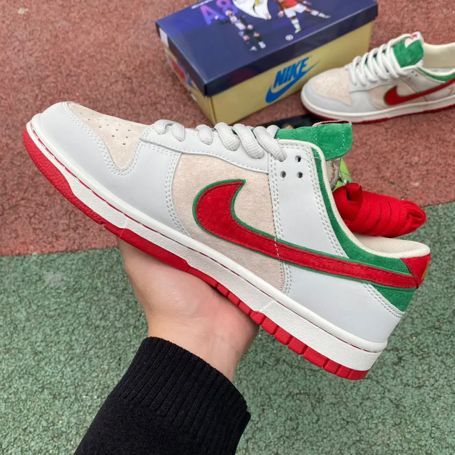 Authentic Nike SB Dunk Low FIFA World Cup Qatar 2022 