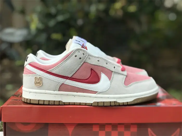 Authentic Nike Dunk Low SE 85 Rabbit 